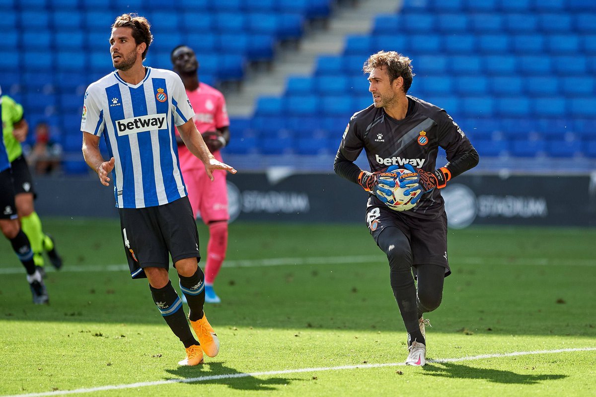 futgal's tweet image. 💣 𝐒𝐎𝐑𝐓𝐄𝐎 | Temos unha camisola de @DiegoLopezOf para ti! 

👇 𝑄𝑢𝑒 𝑡𝑒𝑠 𝑞𝑢𝑒 𝑓𝑎𝑐𝑒𝑟 𝑝𝑎𝑟𝑎 𝑐𝑜𝑛𝑠𝑒𝑔𝑢𝑖𝑙𝑎?

1⃣ Segue á @futgal
 
2⃣ RT a esta publicación

3⃣ Menciona a un amigo