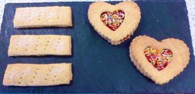 OfficialNUSA's tweet photo. Had our first ‘live’ cookery demonstration this afternoon in our #LiveSeminar; using @MicrosoftTeams with the effervescent Ms Dodd! Practical learning will never stop! 🤤🤤🍪♥️ #CookingWithNUSA #SkillsForLife #WishWeCouldTaste #AmazingNUSA https://t.co/c6hYYO9ISr