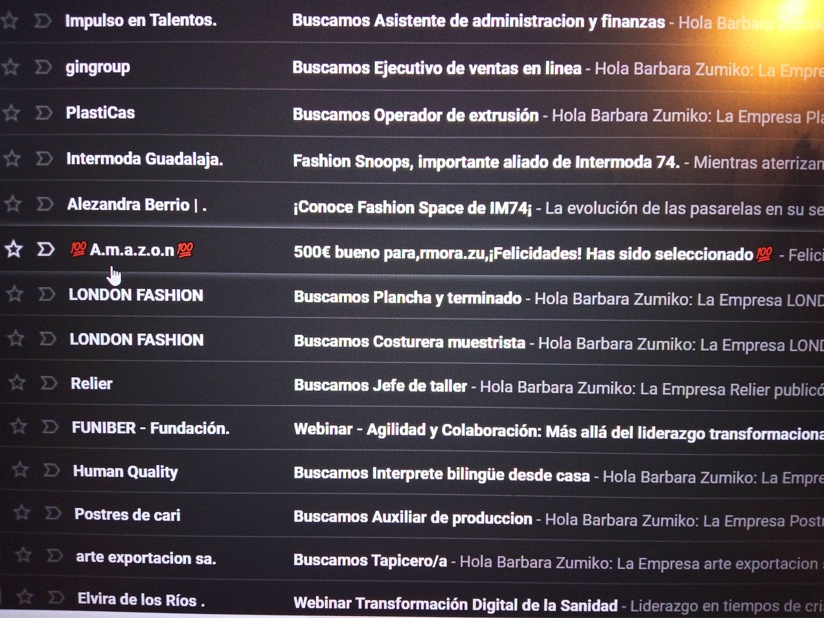 zumie_zu's tweet image. Omg, ¿le haré caso?
- NADIE, NUNCA
#amazon #fakeamazon #spam