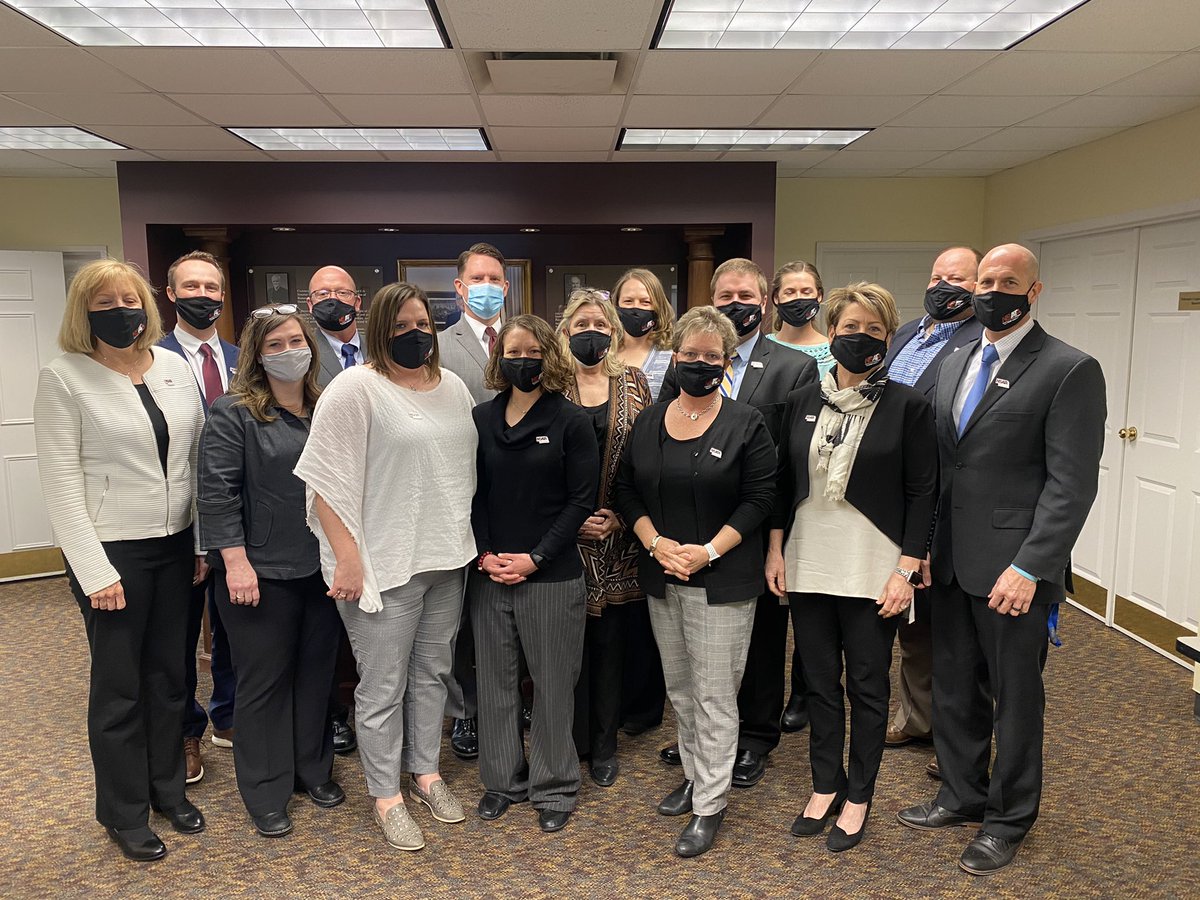 Luncheon before the LB 436 DHHS committee hearing. Thank you Senator Ben Hansen for introducing our bill. Also thank you to our lobbyist Coleen Nielsen and <a href="/mickicuppett/">Micki Cuppett</a> and <a href="/ammintonomaha/">Anne Minton</a> for guidance and testifying. <a href="/NSATA/">Nebraska ATs</a> <a href="/NATA1950/">NATA</a> <a href="/UnicamUpdate/">Nebraska Legislature</a> #advocATe #neleg