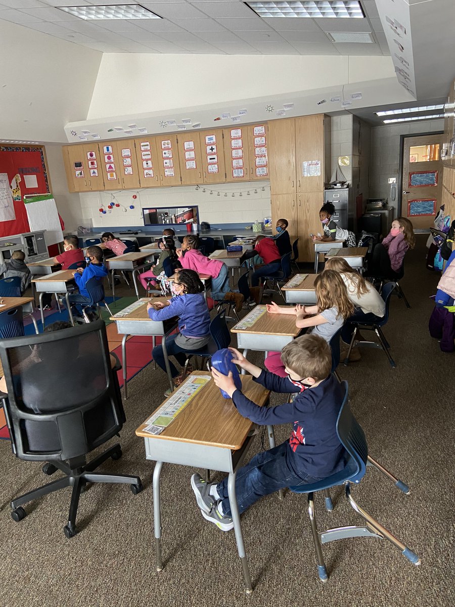 BPEKnights's tweet photo. We are on the edge of our seats listening to @dday74 reading Finding Langston today!  @lclineransome @HolidayHouseBks #WayneReaders #WayneLeaders #WeAreWayne https://t.co/DSINWiaa7u