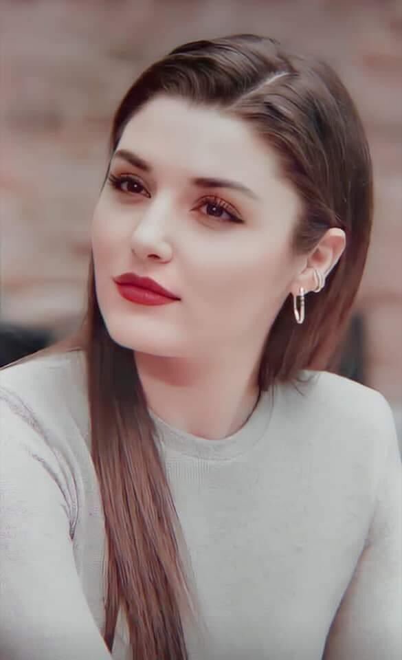 #هاندا_ارتيشل
قمر يتوهج