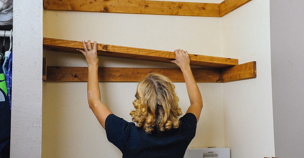 Just about every home has an awkward space: below the stairs, in the kitchen corner, next to a water heater. In this tutorial, we'll show you how we took an unused corner and turned it into built-in shelving desk space.

diy.dunnlumber.com/projects/from-…