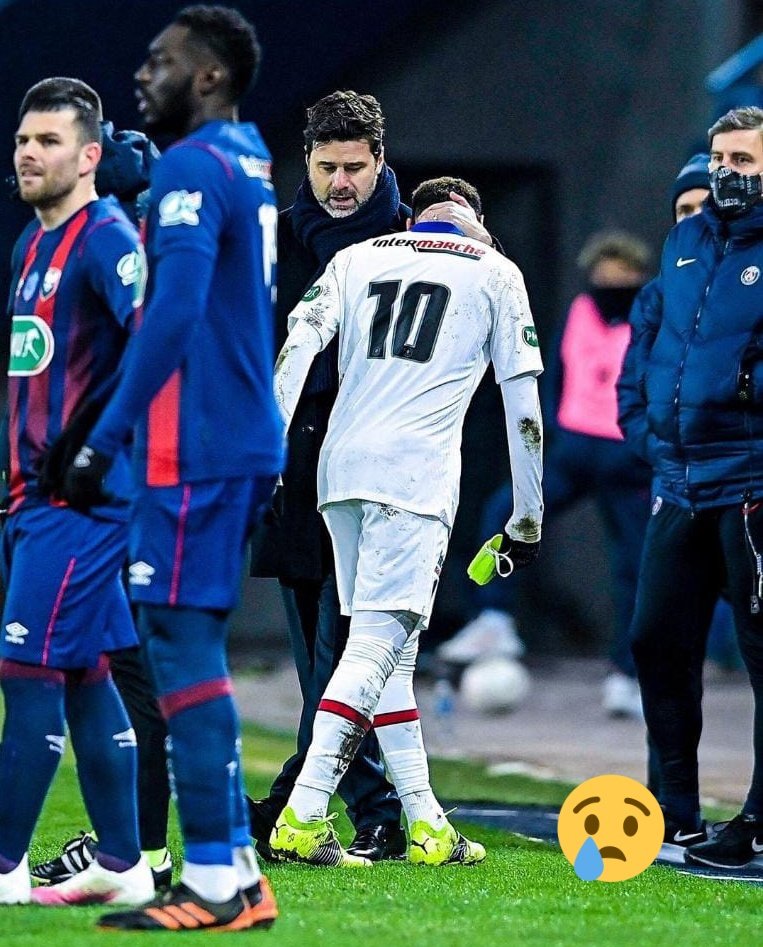 🚨 "Neymar Jr suffered a left adductor injury on Wednesday evening. On analysis of the clinical examination and imaging examinations, an unavailability of approximately 4 weeks is expected depending on the course" - said PSG. Get better soon!🙏🏼 #neymarjr #Neymar #getwellsoon