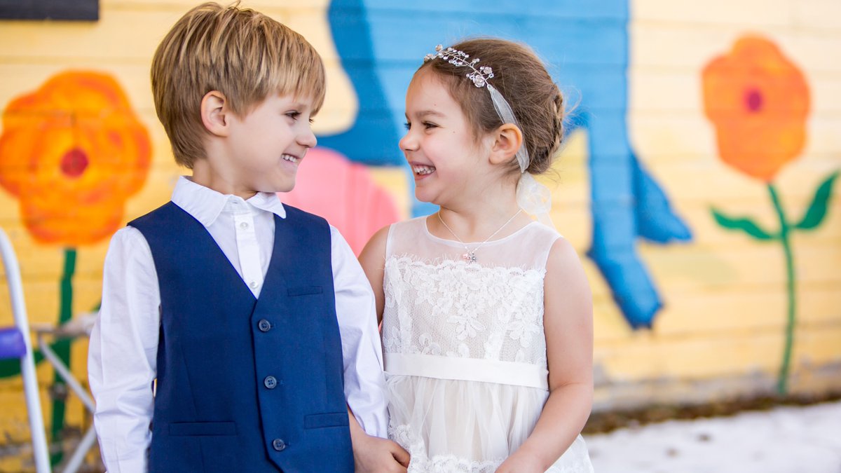 When love is the air - even the kids catch it 😍 

Photo Credit: <a href="/truephotography/">True Photography</a> 

#LionsgateCenter
#StressLessLoveMore