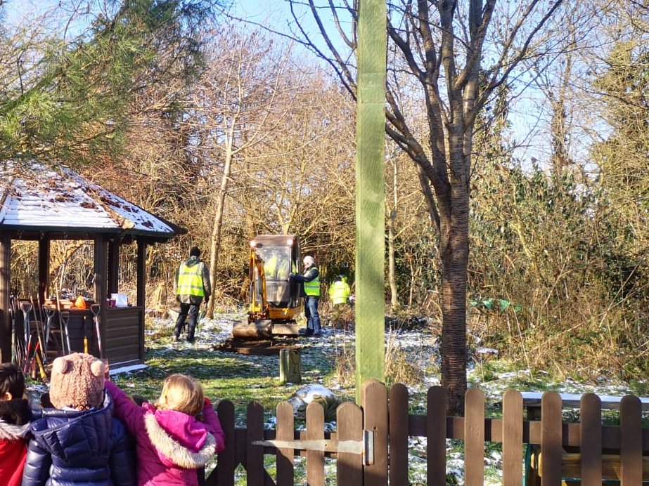 chapelendinfant's tweet photo. #EYFS #motivatedtowrite A pathway is under construction in our wild wood. The children were very interested in the digger and decided to draw and write about what they saw. https://t.co/YzVD5AZF6w