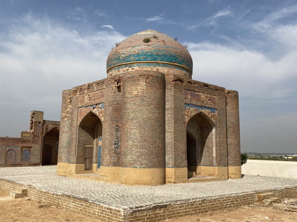 Makli necropolis c@ 10:45