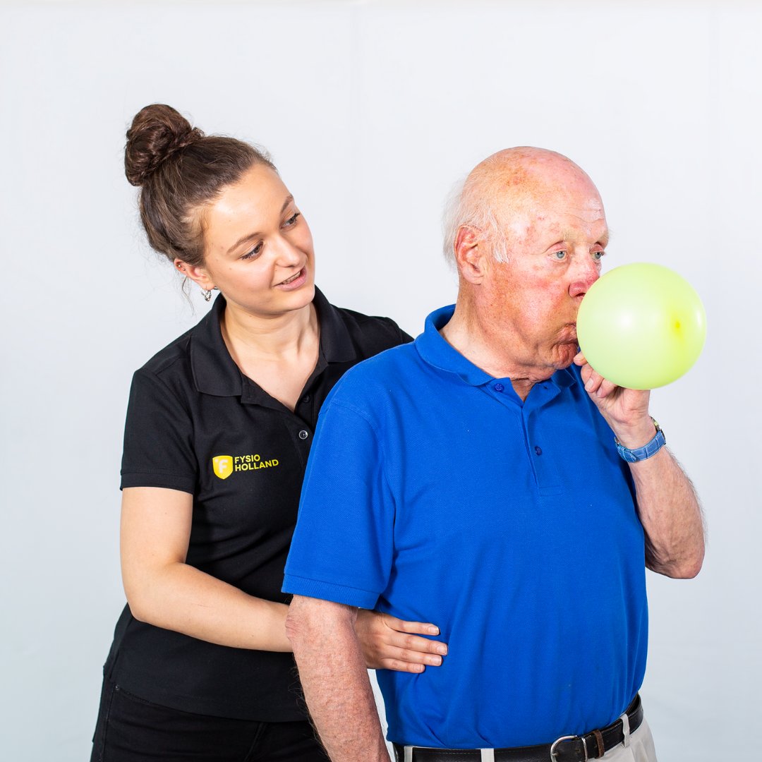 Bij COPD (Chronic Obstructive Pulmonary Disease) is ‘gewoon’ ademhalen moeilijk, omdat de longen beschadigd zijn. In de winter heb je hier helaas nog meer last van, maar gelukkig geeft beweging veel effect. Lees hier wat de voordelen zijn: bit.ly/374eesY