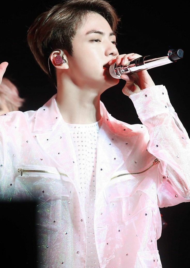 Seokjin hitting high notes effortlessly —an appreciation thread