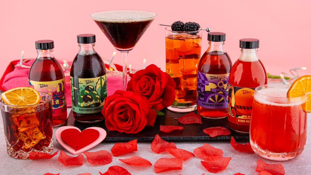 #VALENTINES COCKTAILS ANYONE? 💞🥃🍸💞⁠
This Valentines, our TWISTED BAR IS OPEN from our Twisted London Kings Cross site only 🙌⁠ And we're spreading the #love 🧡 with a BUY ONE GET ONE FREE all week. Order now on #UberEats! 🛵 #valentinesday #cocktails