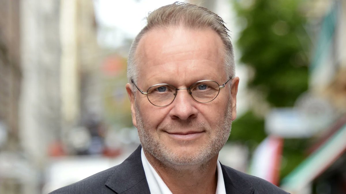 De senaste siffrorna från Svensk Mäklarstatistik och Mäklarsamfundets VDs <a href="/bjornwellhagen/">Björn Wellhagen</a> kommentar finns att ta del av här! 👇maklarsamfundet.se/nyheter/bostad…