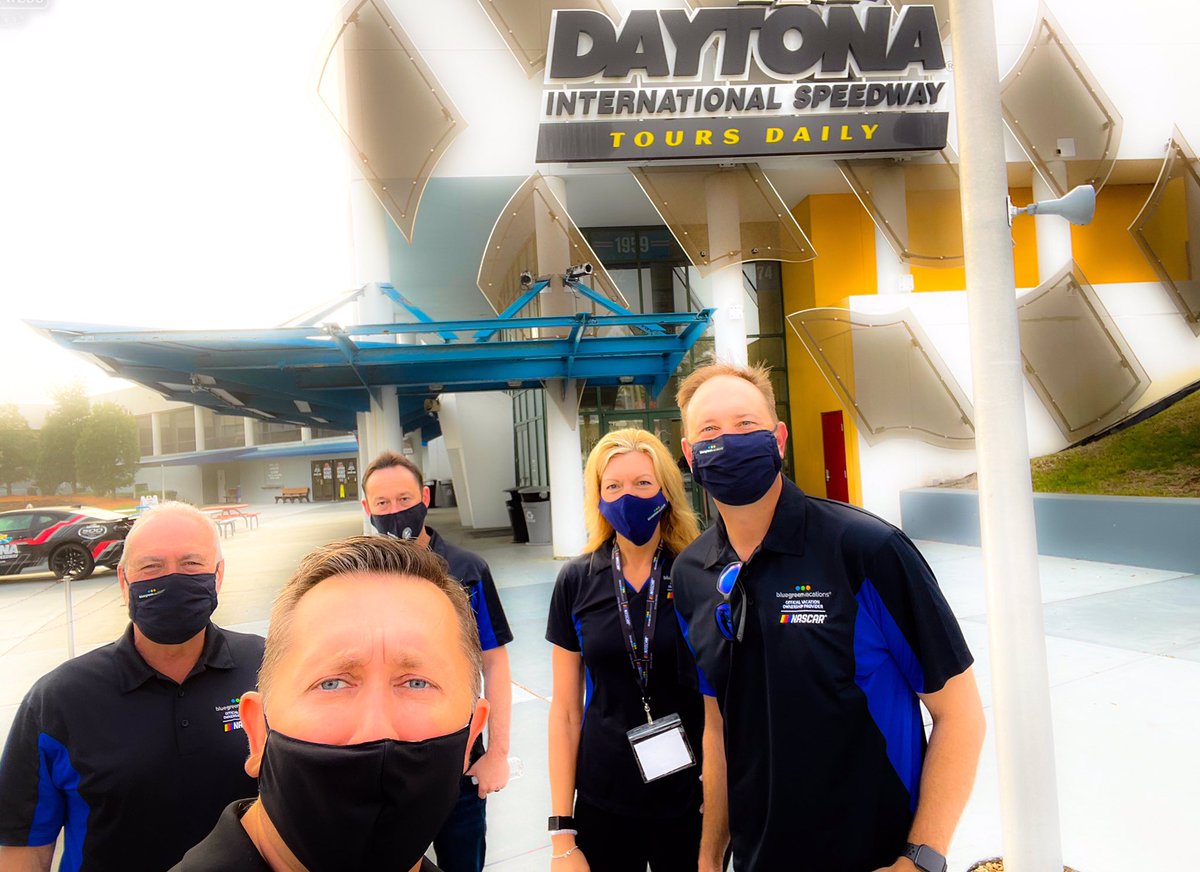 BxGguy2020's tweet photo. Cool to see @DustyTonkin &amp; our leaders @DAYTONA this morning ready to host the @NASCAR #BluegreenDual races. What a special relationship between two special brands. Find out more @BGCareers so you can #LoveWhereYouWork as much as we do. Come #ShareHappiness w/us! #LifeAtBluegreen https://t.co/TwhBFHuhvz
