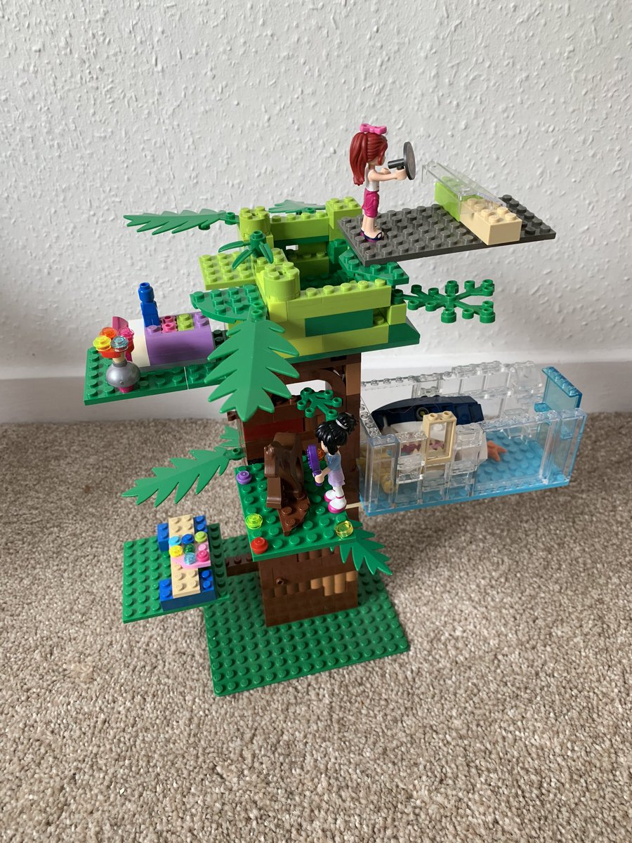 _Mrs_Monty's tweet photo. @AndyGbooks @StEds_ip33  Ena is enjoying reading the Treehouse series so much that we have spent our afternoon building our very own 5 Storey Treehouse complete with Shark tank, Pizzeria, bedroom, Riding stables and Fighting Club. https://t.co/I3eGiXoZhX