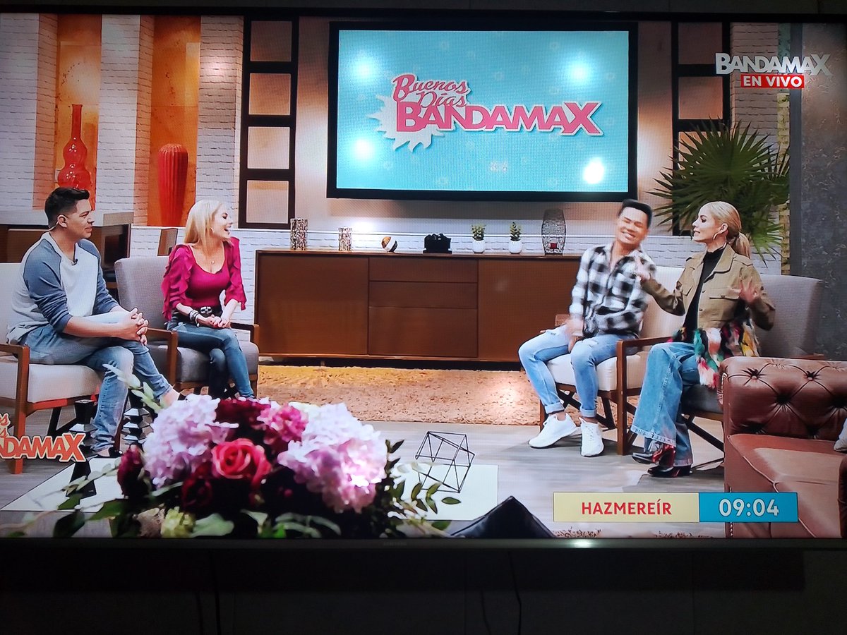 emilianosanches's tweet photo. #HAZMEREIR con los hermosos chistes de mis AngelesGruperos 😇😇 @MelissaLeonB y @melinna_leon en #BuenosDiasBandamax son las mejores 😘😍😘😍😘😍😘 https://t.co/yYEqNGJmbD