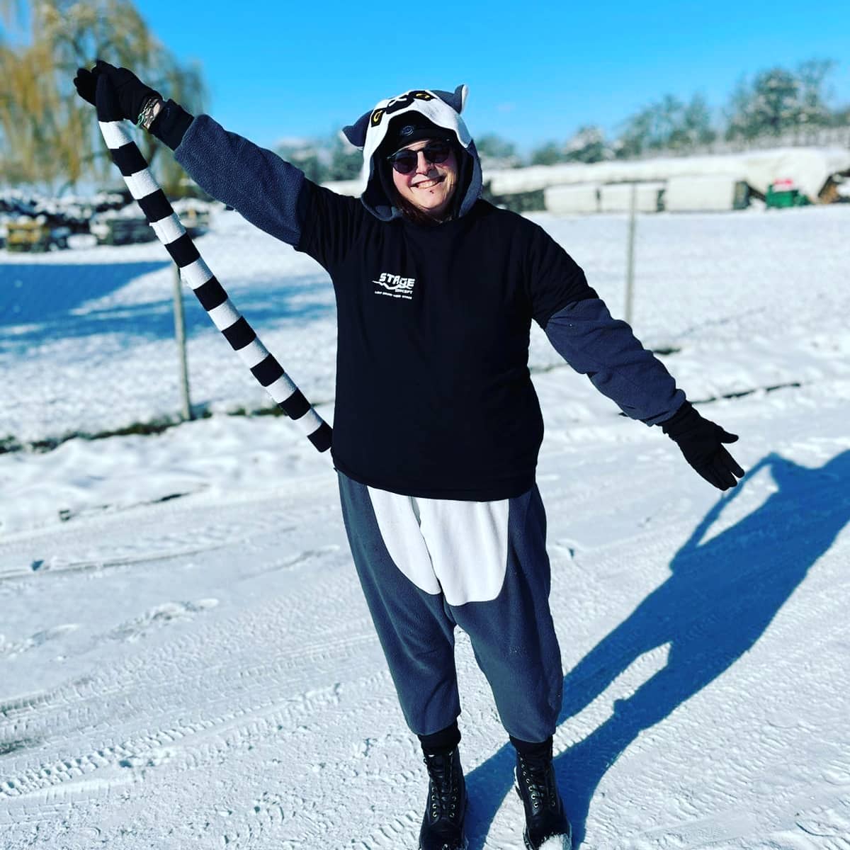 StageConcept's tweet photo. Happy Schmudo 🥳🥳🥳
2021 sieht alles etwas anders aus.
Hauptsache die Sonne scheint 🌞
#stageconcept #schmudo #fastnacht #fasent https://t.co/ORHgVbxYeC