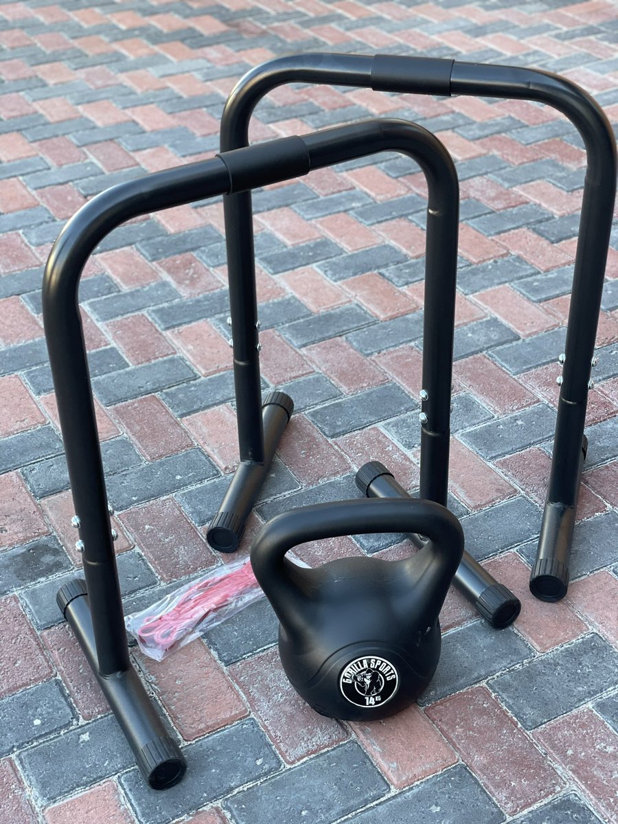 gershawncoetzee's tweet photo. Home gym! #GorillaSports 💥👌🏽🏋🏿♂️💥👌🏽@GorillaSportsSA #HomeGym #HomeTraining #Fitness #kettlebell #PushUpBar #ResistanceBand https://t.co/rBiUAPD1af