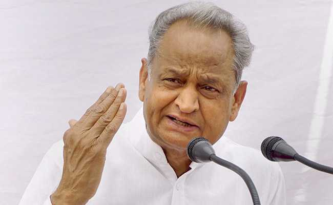 1stIndiaNews's tweet photo. #Jaipur: प्रदेश के बेरोजगारों के लिए मुख्यमंत्री गहलोत का तोहफा

ग्राम विकास अधिकारी के पदों में होगी बढ़ोतरी, अब ग्राम विकास अधिकारी के 3896 पदों पर होगी भर्ती 

@ashokgehlot51 @INCRajasthan https://t.co/qfic6mDPAx