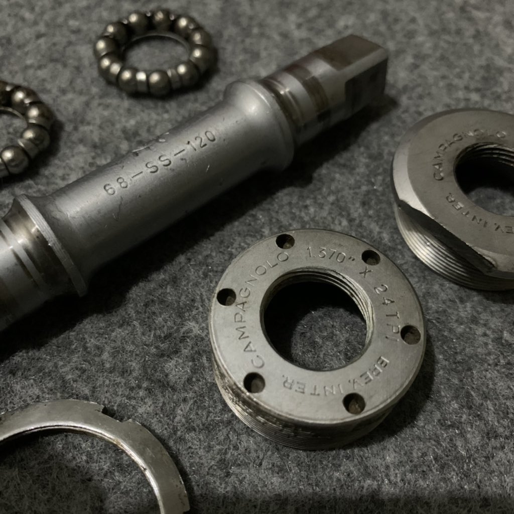 rizkymnr's tweet photo. WTS BB Campagnolo Record 68-SS-120. 1.370 x 24 TPI. English. 2nd terawat like new. 2,5jt nego. Jakarta Selatan. 08119825491 #fnfjb https://t.co/hPiSNnCQ2j