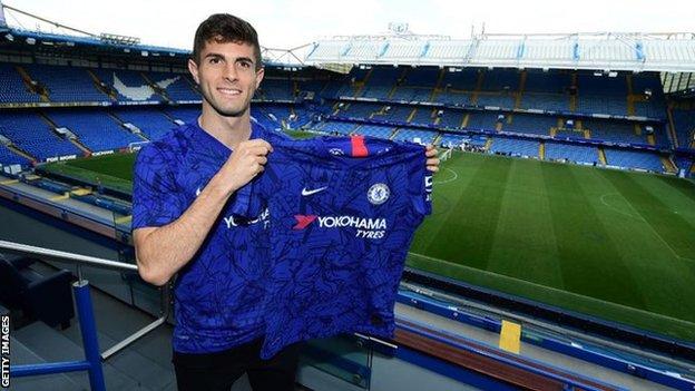 2 goals in the bundesliga. During his 127 games at the club he scored 19 and assisted 26 before making his move to Chelsea. On January 2nd 2019 for a fee around £58 million pulisic signed for chelsea making him the most expensive american player of all time