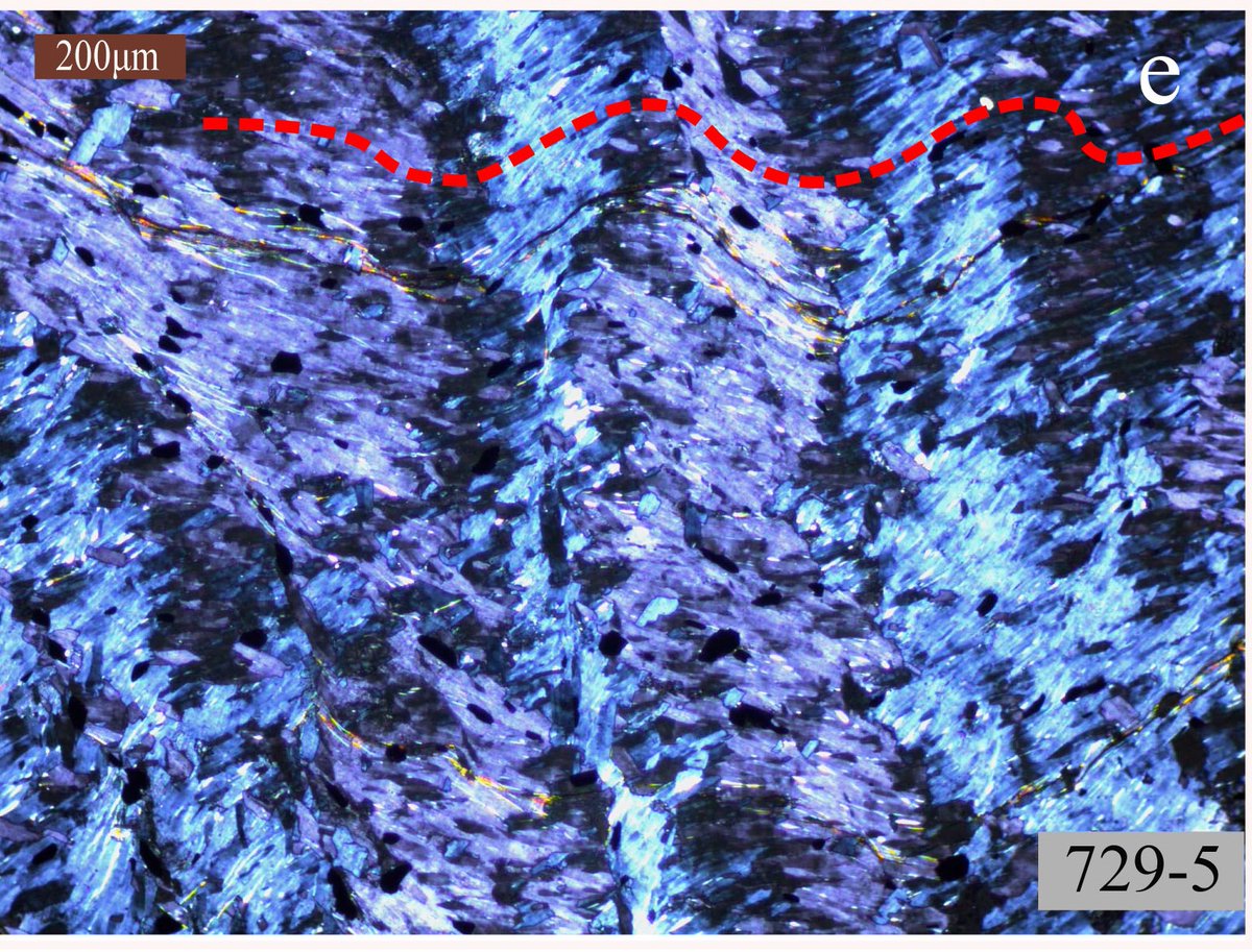 But we can also find nice retrogression features. Garnet pseudomorphism? Got it!Chloritization of biotite? Yes! And it is stunning! <3 #ThinSectionThursday