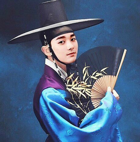 ли джун ги вампир. ночь ученых. учёный гуляющий по ночам дорама корея. гви ученый гуляющий ночью. ночь ученых.