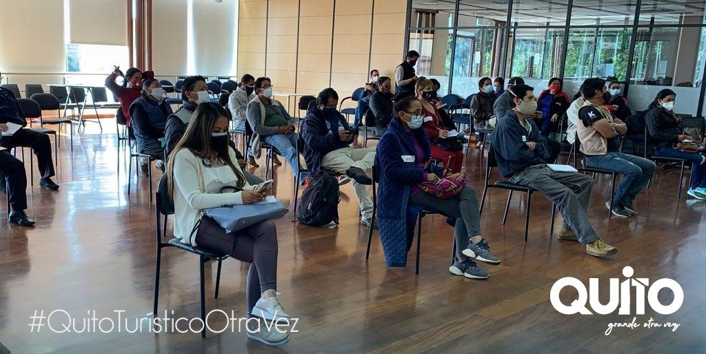 EPMQuitoTurismo's tweet photo. La #CapitalDelCentroDelMundo cuenta con potencial para impulsar nuevos productos turísticos y los fortalecemos desde el trabajo conjunto con las comunidades de la ruralidad. Hoy hablamos con 11 comunas del Ilaló. Priorizamos la conservación y recreación
#QuitoTurísticoOtraVez https://t.co/pyS6eQh9gb