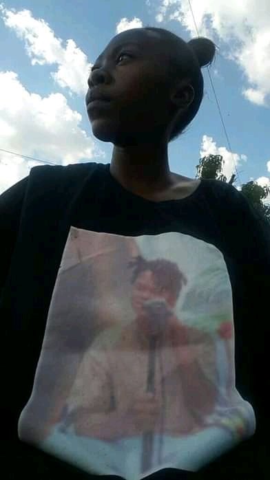 justybabyboy_sa's tweet photo. A big shout-out to "Kagoentle" she is a huge fan of @Nasty_CSA  the picture ain't perfect but she is showing some love❤️😌 #HappyBirthdayNastyC 
#showsomelove https://t.co/u2kM6d9hLp
