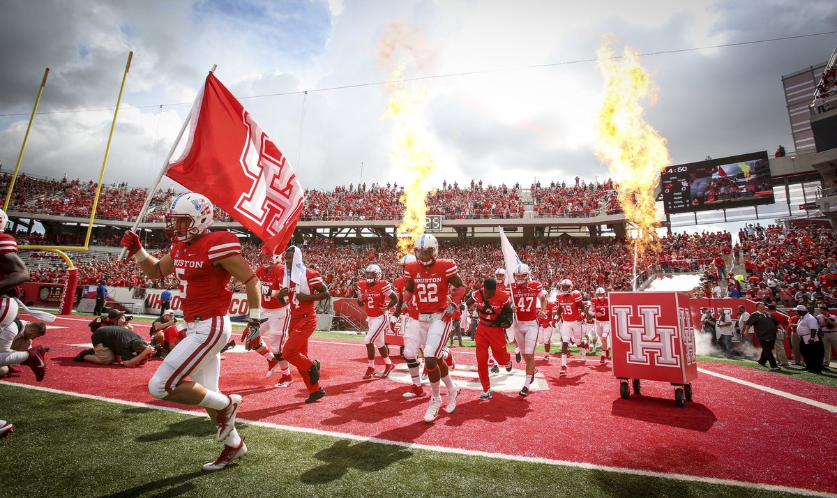 CalvinHarvey72's tweet photo. After a great conversation with @CoachJonesB I am blessed to announce that I have received a D1 offer from the University of Houston!@RPHS_FB @Coach_SG  @CoachKScholz @UHCougarFB @Perroni247 @vypehouston https://t.co/eB5p08PEvZ