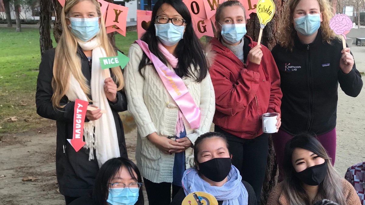 Happy #InternationalWomenInScienceDay! Shoutout to the fantastic women scientists of the @kampmannlab, and everywhere else.