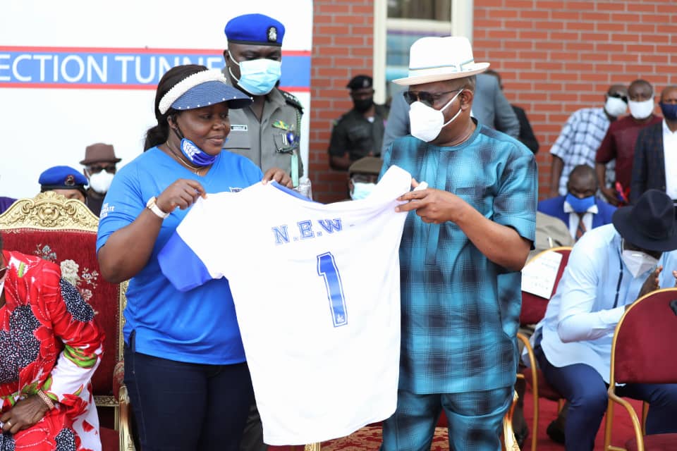 GovWike's tweet photo. GOV WIKE TO RIVERS UNITED FC, PH, YOUR LIFE WILL CHANGE IF YOU CAF CUP 
*Presents Yulong luxury buses, ambulances,  to Rivers United,  Rivers Angels Football Clubs  https://t.co/YcCt8OIyaw https://t.co/23tDprGs7j
