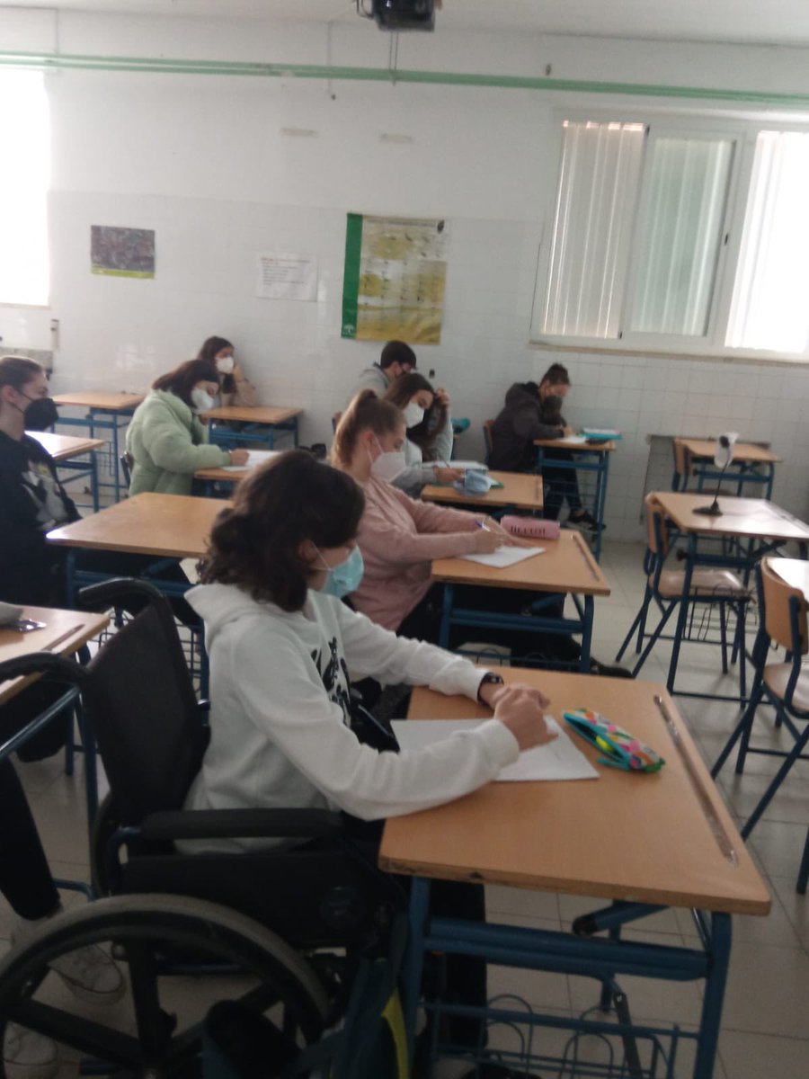 iescaura's tweet photo. Café con ciencia. Día de la niña y la mujer en la Ciencia. Alumnos de 1° de bachillerato en la asignatura de Cultura científica #DiaDeLaMujerYLaNinaEnLaCiencia https://t.co/nMD8sth36m
