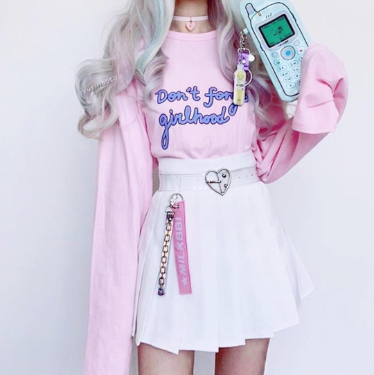wghtlss_'s tweet photo. I know that people are always on the hunt for new group chats so I made one for anyone to join!!
https://t.co/3ezUt3FHNS
(tags for reach: #thinspo #bonespo #edtwt #proanatwt #proana #edtwtgroup #proanagroup #edgroup) https://t.co/UuqWhTiYLR