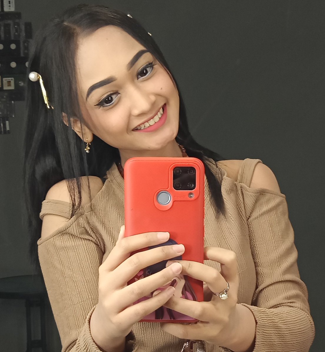 Dewi Yan singer official tweet media