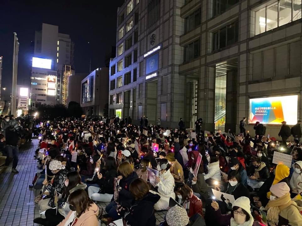 people gathered infront of the UN office in Tokyo's Shibuya district on the night of February 11 to demand the release of Daw Aung San Suu Kyi and other leaders.
#Feb11Coup 
#RejectMilitaryCoup 
#ReleaseOurLeaders
#WhatsHappeningInMyanmar #HearTheVoiceOfMyanmar
#WeNeedDemocracy