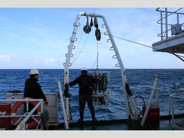 RadioPolar's tweet photo. IFOP Y EL INIDEP DE ARGENTINA FIRMAN UN CONVENIO QUE PROMUEVE LA INVESTIGACIÓN Y EL MANEJO SUSTENTABLE DE LOS RECURSOS MARINOS DE AMBOS PAÍSES https://t.co/h7nbhqo2bf #noticias #puq #puntaarenas #magallanes #polarcomunicaciones #radiopolar https://t.co/5HMuN6bYdo