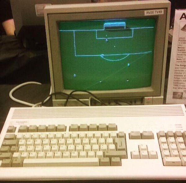 90sfootball's tweet image. Retweet if this brings back memories!