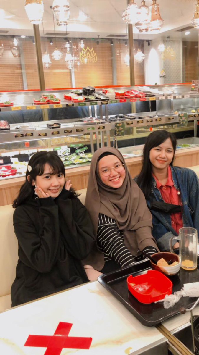 Abis ketemu mbak y*akult wkwowk
Alias long time no see 😭❤️❤️❤️