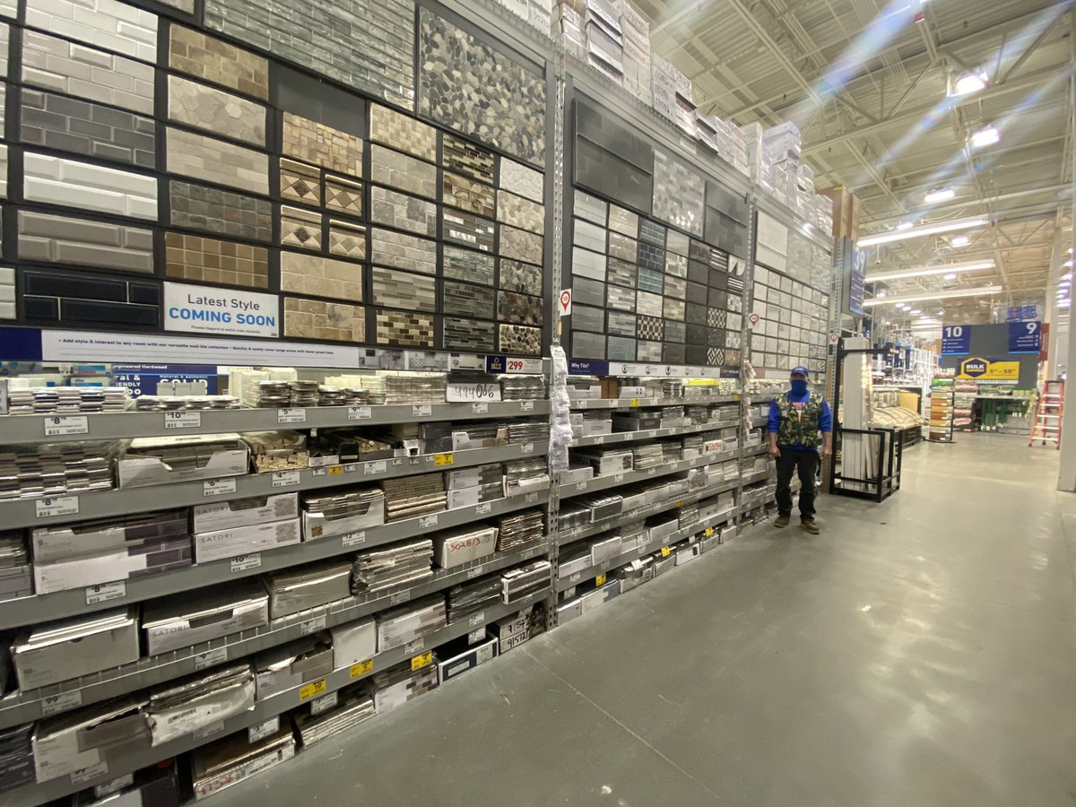 Randyy2233's tweet photo. Big shout out to our #tileguy Mike! Thanks for always keeping our shelves full and our top stock neat and organized. The key to a quick and clean pack down is always organiziaton 👌🏼 @Laryshaw1 @Monicamwelter @Legler1363 https://t.co/tecye2cNVv