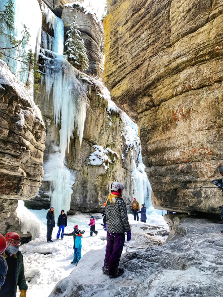 Have you been to Maligne Canyon?! It's an incredible hike just outside of Jasper, consider checking it out for Family Day this year! #malignecanyon #familyday #hike #explorealberta #jasper #rockies