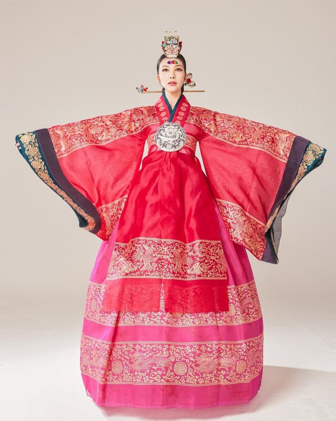 Pecinta Kontes Kecantikan Miss Universe Korea Park Ha Ri Park Look Gorgeous In Korea Traditional Costume Hanbok Is Korea National Costume And Hanbok Has Been A Great Part Of
