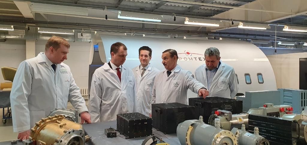 Rosstandard's tweet photo. Росстандарт поддержит отечественных производителей в разработке нормативно-технической документации для инновационной продукции, отметил руководитель ведомства Антон Шалаев во время посещения предприятий Московской области. Подробнее читайте завтра на https://t.co/ANsmW4IrOQ https://t.co/QcLnMiPg53