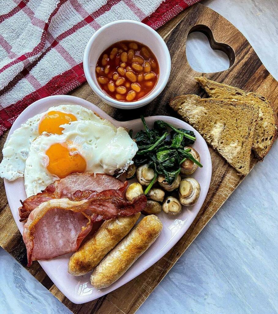 BREAKFAST GOALS 😍⁣
⁣
Can you hear that? It’s almost the weekend! Perfect time to get brunch sorted! A big thanks to @niks_lifeonaplate for this incredible photo using grilled bacon, free range eggs and seeded toast!⁣
⁣
We think it tastes SO much better when it’s local! I…