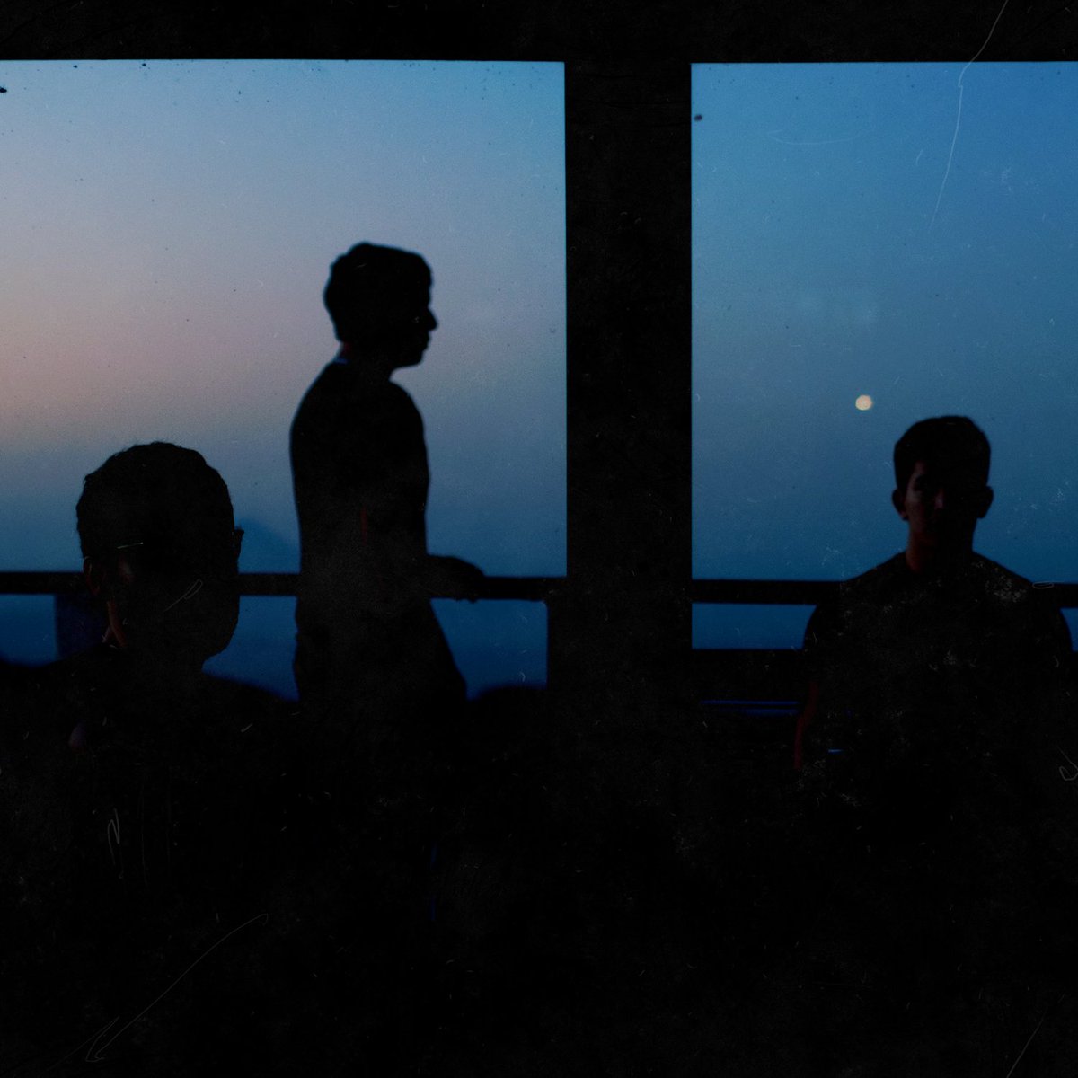 Esta es la portada de nuestro segundo EP.

Disponible muy pronto.