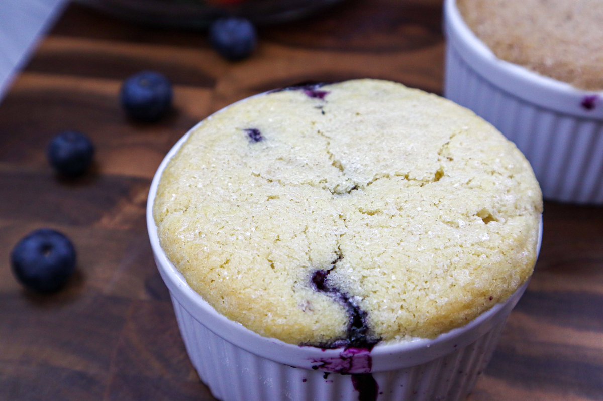 kindavegan10's tweet photo. Make an individual Baked Berry Bowl for a special treat. 🍓,🫐,🍎 + 🍐baked berry bowls shown here 💜💚🌱 #KindaVegan #Vegan #Inclusivity #BerryBowls #Baked #VeganValentine 
#Singletines #Galentines #Berries #Dessert https://t.co/kVn4jZ5UNx
