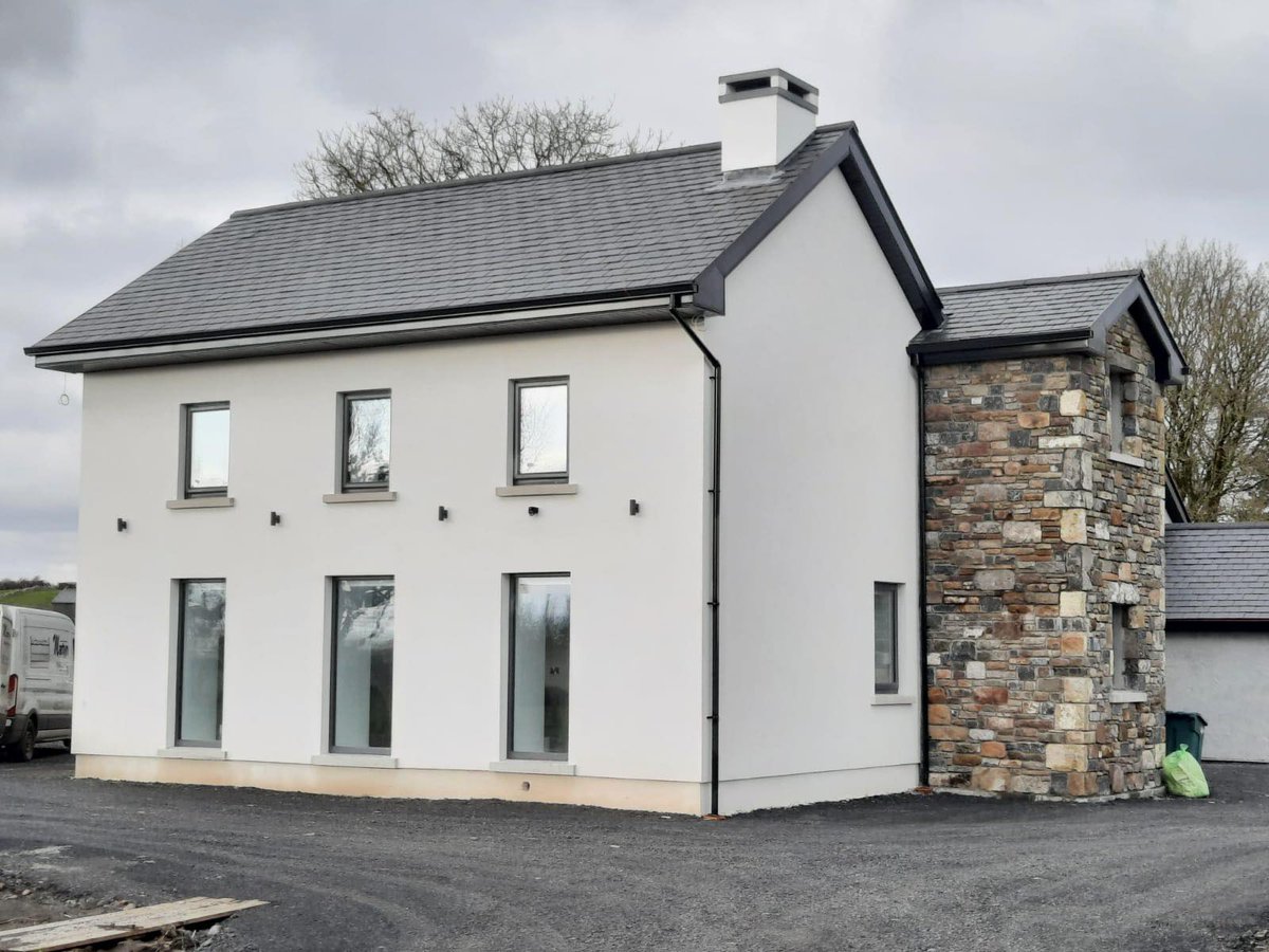 LBSproducts's tweet photo. LBS Fabero 50x25 #naturalslates used to #roof this beautiful new build in Ballintubber, Mayo. 🤩
📍 Fabero slates are quarried in the Ourense area of Galicia in Spain.
☑️ Come with a quarry-backed guarantee.
For info visit: https://t.co/je76Etl2Vz.
#NaturalSlate #RoofingSlate https://t.co/WLo90PmzLk
