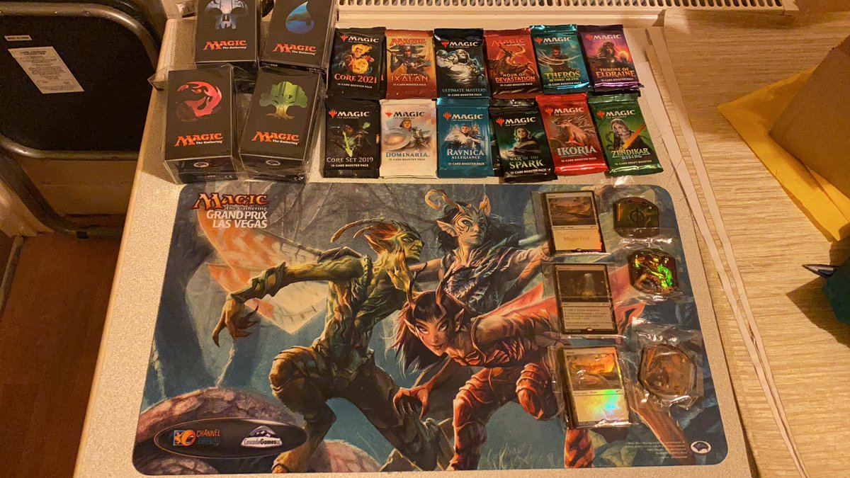 GeezerMtg's tweet photo. Thank you @ChannelFireball for the blessing that is #CFBPro I paid including shipping to the UK £40 because of the past 11 months $10 store credit per month in exchange for $10 per month! Thanks @Stranjak and his co-host for the the shout out #ValueForMoney https://t.co/ial8P7kflk