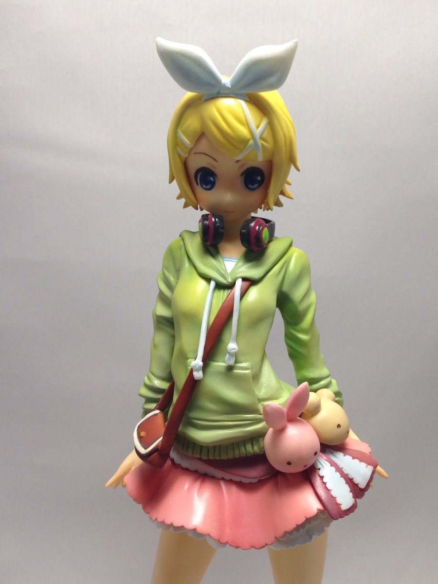 kagaminefigures's tweet photo. 【鏡音リン】Kagamine Rin: Melancholic ver. (Tsukuruo) (Garage Kit) https://t.co/iuklP08Ifp