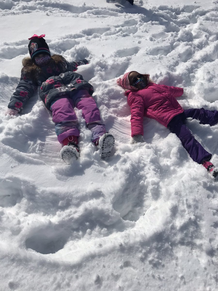 BSCDCSemmens's tweet photo. Kindergarteners ❤️ snow! https://t.co/uoLzP0kJS7