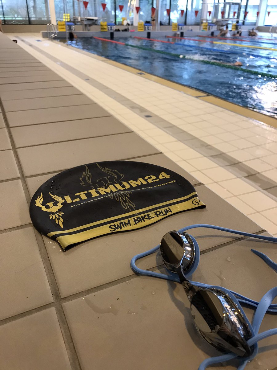 MondoryS's tweet photo. Nouveaux bonnets pour la reprise de la natation du groupe Ultimum24 formation et coaching ! Merci à notre partenaire @bonnetspan 🏊🏻‍♂️💪🏻 https://t.co/ZNGGfoFxby