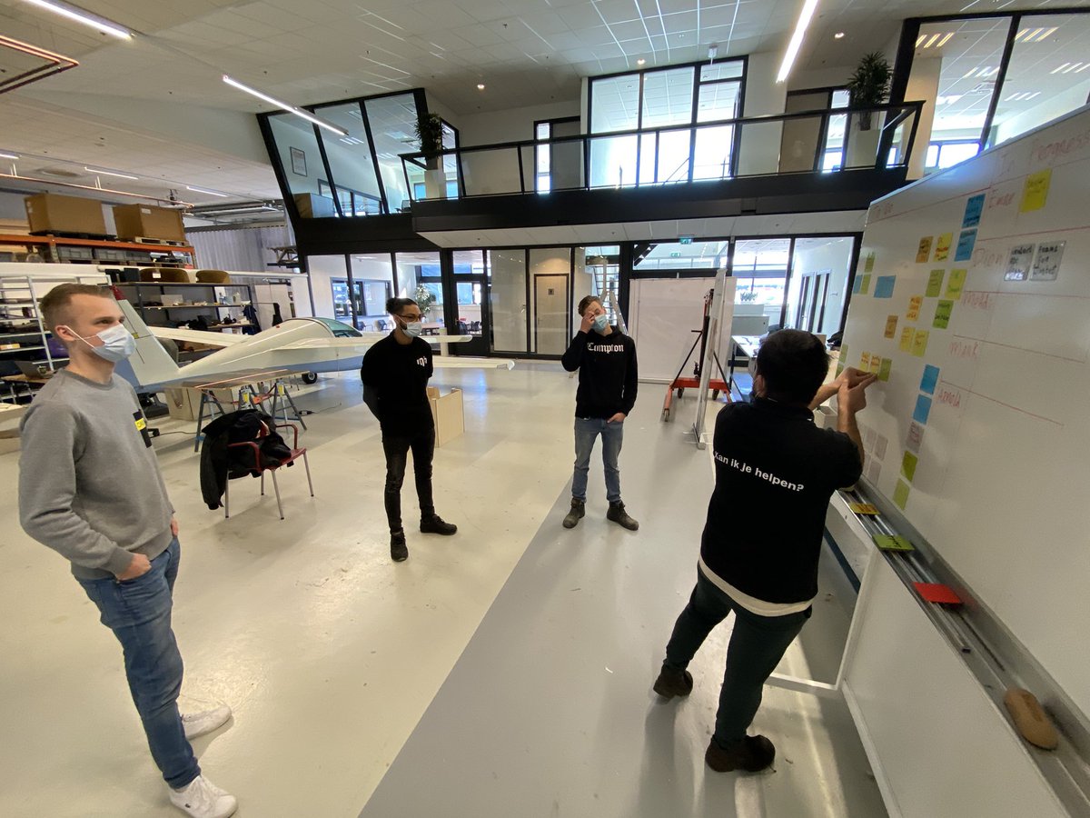 Daily stand ups are a pretty effective method for getting things done. Don’t hesitate to see us in action at #TPY and see our Dragonfly being #electrified technologyparkypenburg.nl/press-release-…